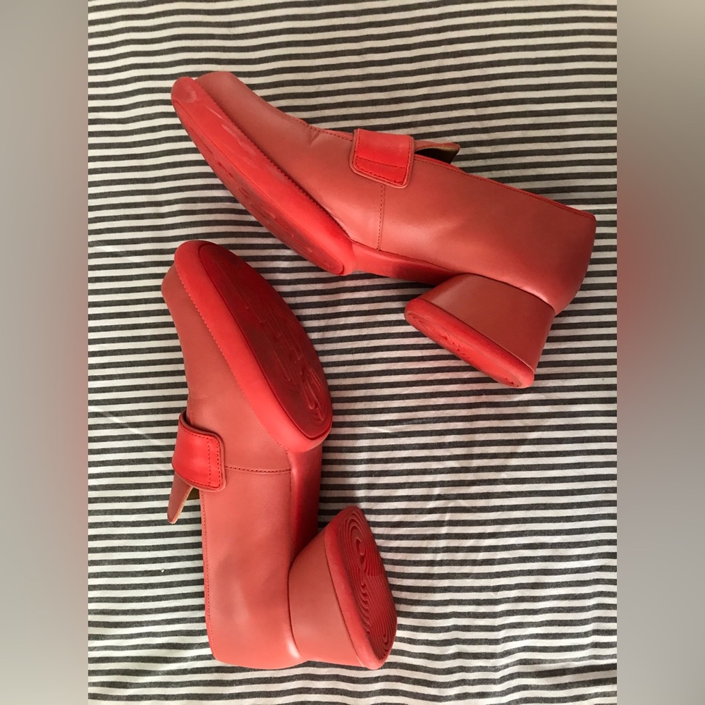 FLUEVOG- mod ‘Shelly’ in sherbet orange size 8 - Picture 4 of 7
